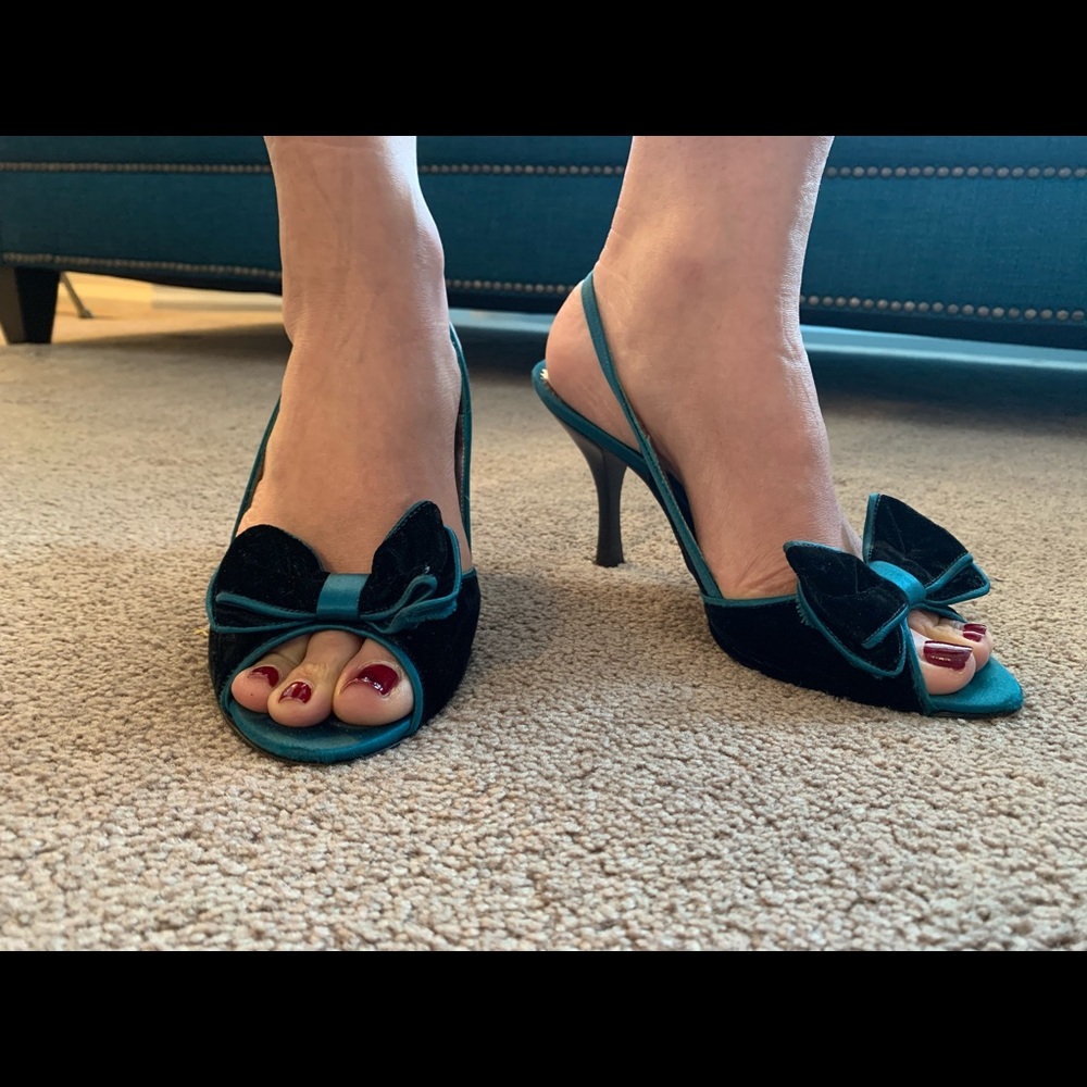 Bcbgmaxazria velvet shoes